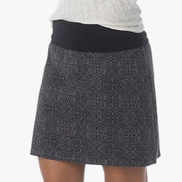 PRANA Active Roma SKIRT with geometric herringbone print women’s XS - Picture 1 of 10
